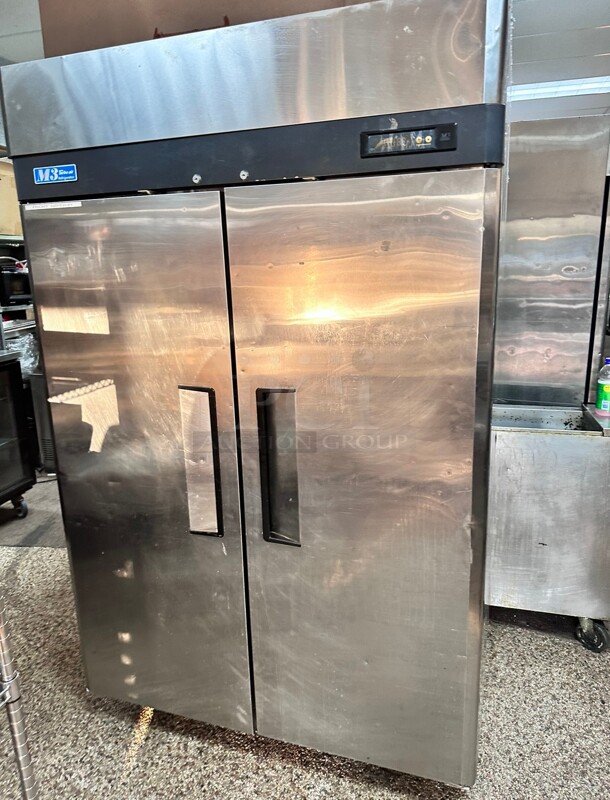 Turbo Air M3R47-2 51 inch Two Section Reach In Refrigerator, (2) Left/Right Hinge Solid Doors, 115v Working  - Image 5 of 7