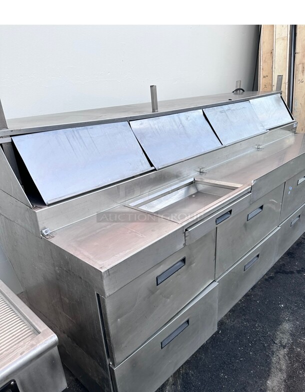 Working Delfield F18RC114 104 inch Pizza Prep Table With Refrigerated Topping Rail 115 Volt - Image 8 of 8