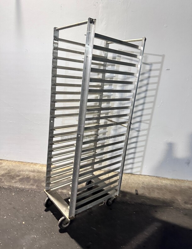 Lakeside 8522 20 inch W 18 Sheet Pan Rack w/ 3 inch Bottom Load Slides - Image 4 of 7