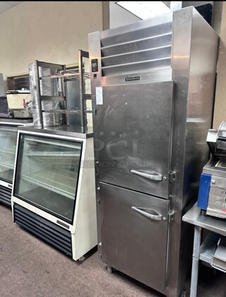 New Traulsen G14300 Holding Cabinet - Half Height Solid Door - 2 Sections 220 Volt 1 Phase Working