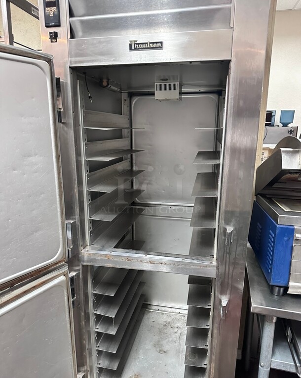 New Traulsen G14300 Holding Cabinet - Half Height Solid Door - 2 Sections 220 Volt 1 Phase Working - Image 5 of 8