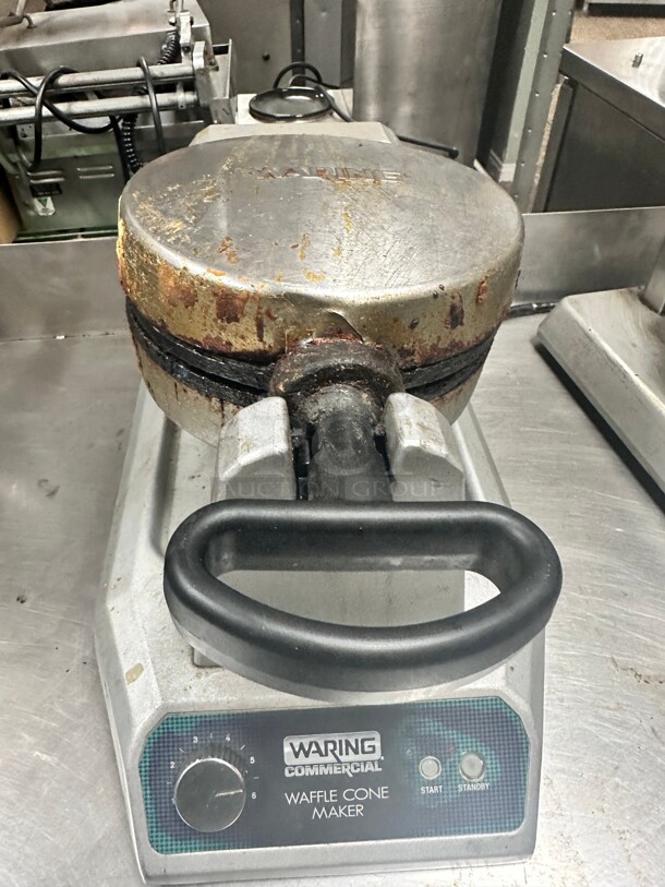 Waring WWCM200 Non-Stick Double Waffle Cone Maker w/ (120) 7" Per Hour, Rotary - Image 3 of 4