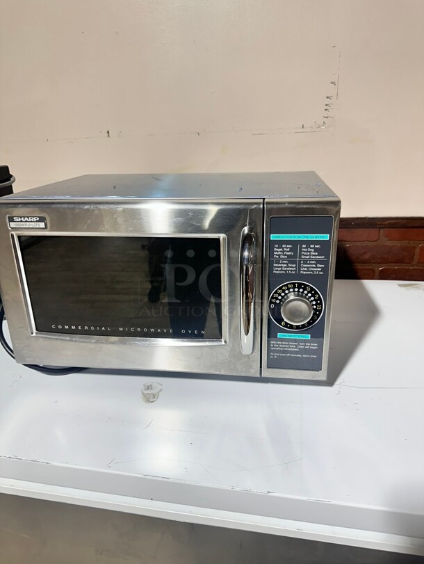 Late Model Sharp R-21LCFS 1000w Commercial Microwave w/ Dial Control, 120v Working - Image 4 of 8