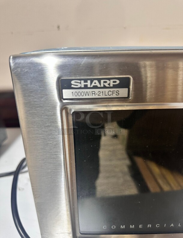 Late Model Sharp R-21LCFS 1000w Commercial Microwave w/ Dial Control, 120v Working - Image 7 of 8