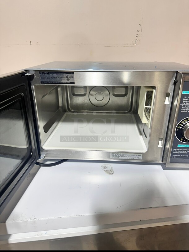 Late Model Sharp R-21LCFS 1000w Commercial Microwave w/ Dial Control, 120v Working - Image 8 of 8