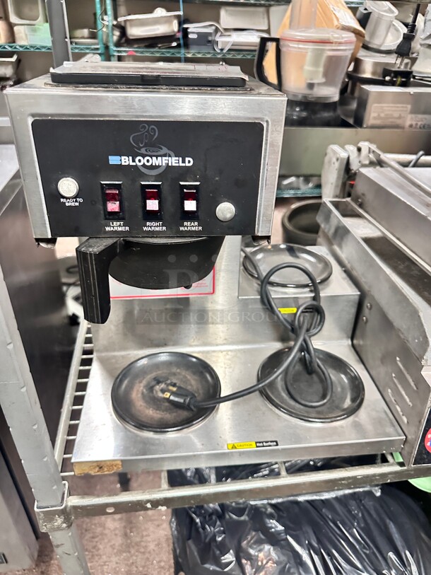 Late Model Bloomfield 8571-D3 High Volume Decanter Coffee Maker - Pourover, 1/2 gal/hr, 120v 1800 W Working - Image 2 of 8
