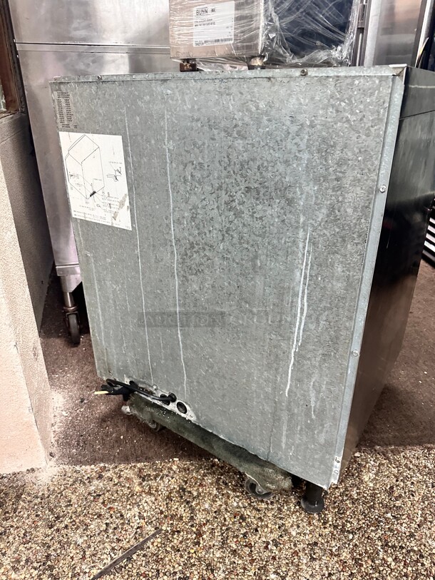 Manitowoc Ice Q270 30 inch W Half Cube NEO Undercounter Ice Machine - 270 lbs/day, Air Cooled 115 Volt Working - Image 4 of 5