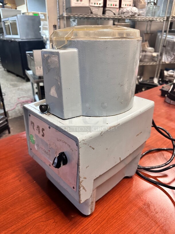 Working Heavy Duty Robot Coupe R4S 2 Speed Continuous Feed Commercial Food Processor w/ 4 1/2 qt Bowl, 120v 'Missing Blade' - Image 2 of 6