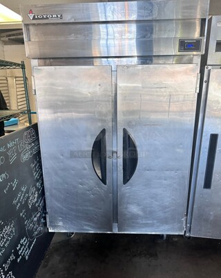 Late Model Victory Refrigeration VR-2 V-Series 2-Door Reach-In Refrigerator 115 Volt Working