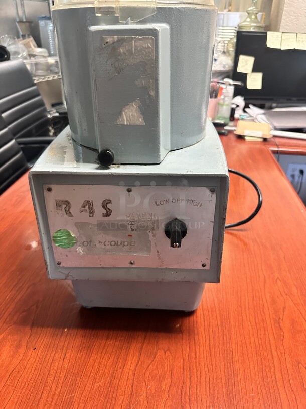Working Heavy Duty Robot Coupe R4S 2 Speed Continuous Feed Commercial Food Processor w/ 4 1/2 qt Bowl, 120v 'Missing Blade' - Image 5 of 6