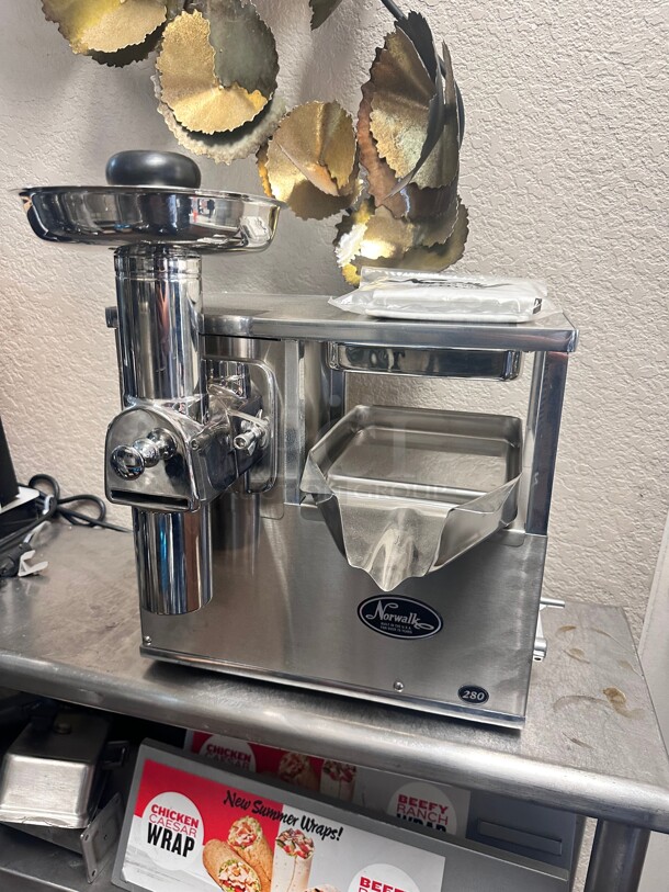 New Norwalk Juicer 280 Two-Stage Juicer - Cold Press  Hydraulic Press For Fruits, Vegetables, Nuts 115 Volt Tested and Working - Image 5 of 7