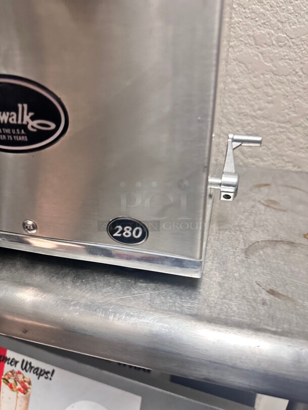 New Norwalk Juicer 280 Two-Stage Juicer - Cold Press  Hydraulic Press For Fruits, Vegetables, Nuts 115 Volt Tested and Working - Image 6 of 7