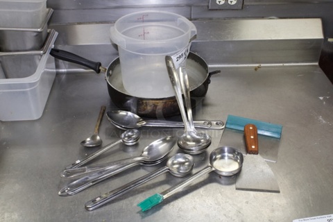 20 Piece Combo Set!! Pan, Serving/Portion Spoons & Pan. 20x Your Bid
