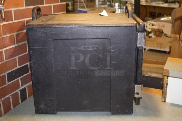 Carlisle Cateraide™ Black Front Loading Insulated Food Pan Carrier - 5 Full-Size Pans Max Capacity. Latches need to be replaced.  - Image 3 of 8