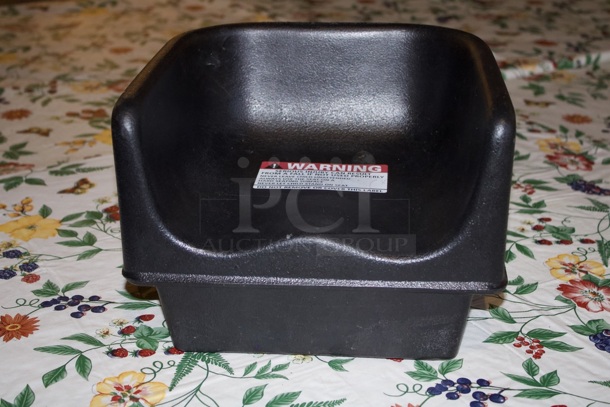 Cambro 100BC Booster Chairs, Black. 5x Your Bid - Image 2 of 3