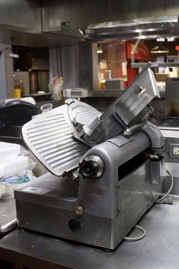 Hobart 1712 Automatic 2-Speed Deli Slicer In Perfect Working Order. 115v, 60hz, 1ph, 6.7 Amp - Image 2 of 7