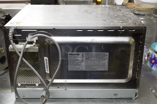 Solwave 1000W Stackable Commercial Microwave with Large 1.2 cu. ft. Interior and Dial Controls - 120V - Image 5 of 7