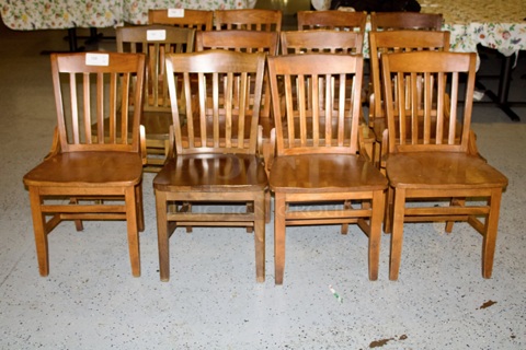 SOLID CRAFTSMANSHIP! Set Of 4 Wooden Ladder Back Chairs. 
18x13x35
some chairs are darker than others. 