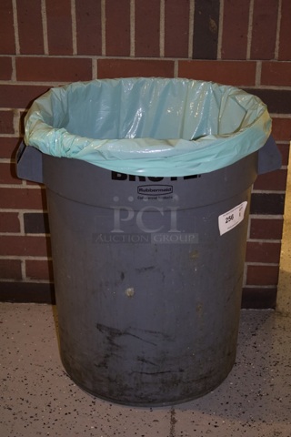 Rubbermaid Brute 50 Gallon Trash Can 