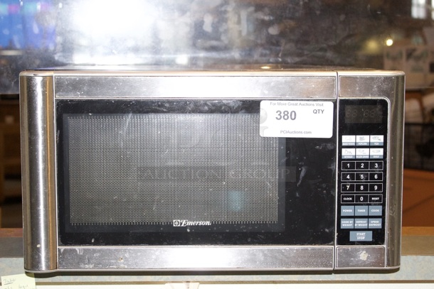 Emerson MW8119SB Microwave Oven, 1000 Watt.  - Image 2 of 5