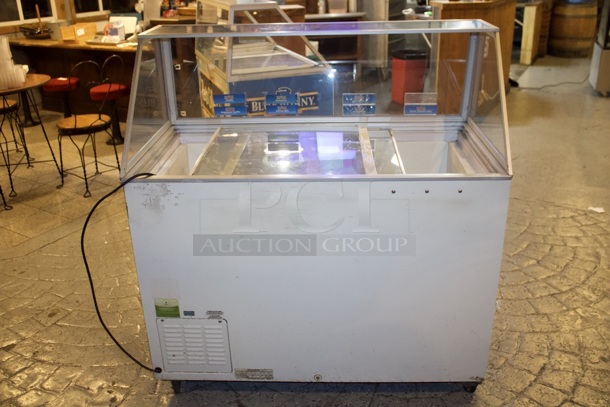 Stajac Industries W-EDC-8 8 Hole Ice Cream Dipping Cabinet With Curved Glass. On Commercial Casters. In Working Order. 48x25x50 - Image 4 of 4