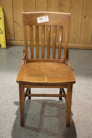 BEAUTIFUL! Set Of 4 Solid Wood Vertical Ladder Back Chairs. 18x13x35  
4x Your Bid.                      
some chairs are darker than others.