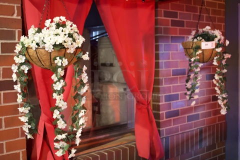 Life Like Hanging Artificial Flower Pots 2x Your Bid