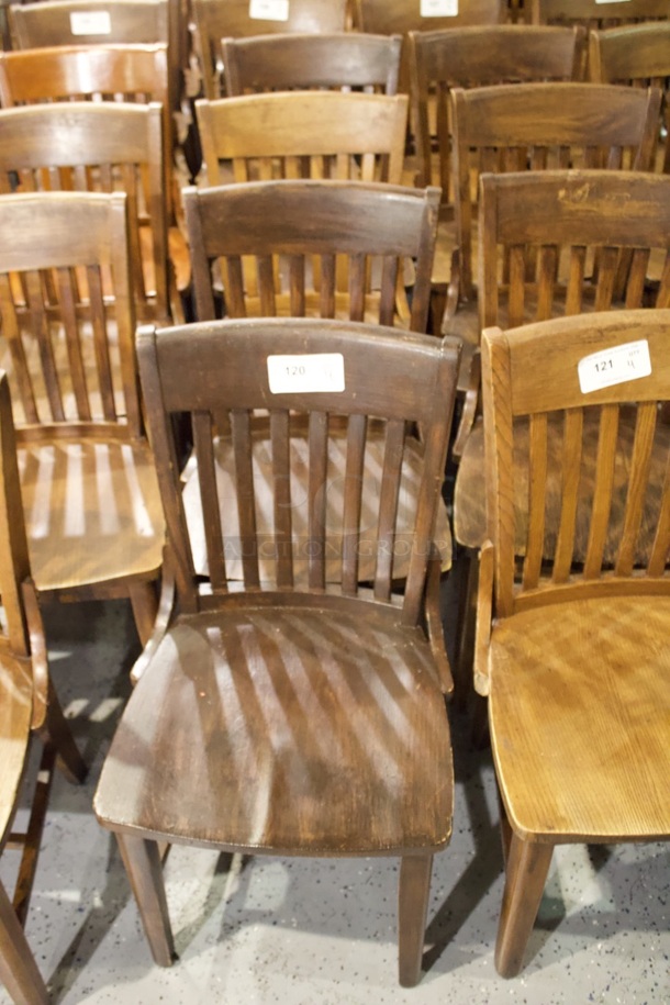 BEAUTIFUL! Set Of 4 Solid Wood Vertical Ladder Back Chairs. 18x13x35  
4x Your Bid.                      
some chairs are darker than others. - Image 3 of 3