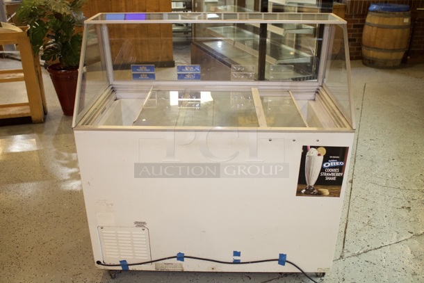 Stajac Industries W-EDC-8 8 Hole Ice Cream Dipping Cabinet With Curved Glass. On Commercial Casters. In Working Order. 48x25x50 - Image 3 of 4