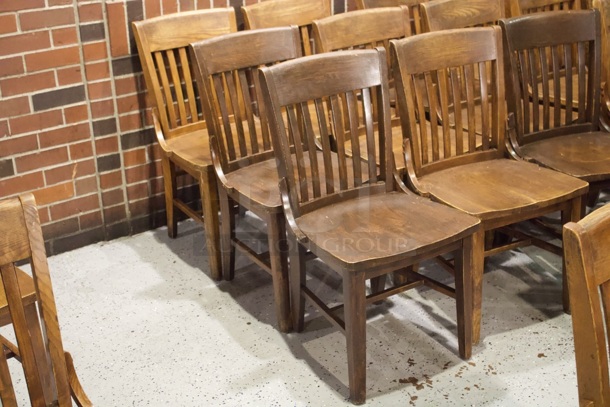 BEAUTIFUL! Set Of 4 Solid Wood Vertical Ladder Back Chairs. 18x13x35  
4x Your Bid.                      
some chairs are darker than others. - Image 3 of 3