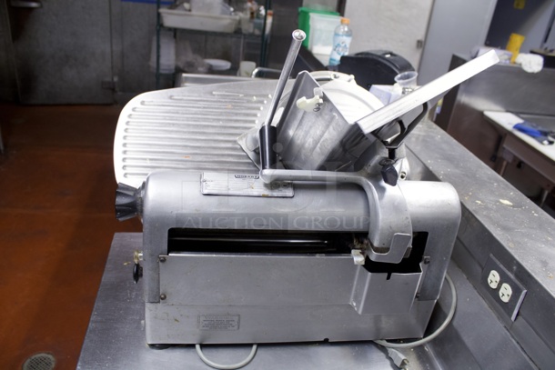 Hobart 1712 Automatic 2-Speed Deli Slicer In Perfect Working Order. 115v, 60hz, 1ph, 6.7 Amp - Image 3 of 7