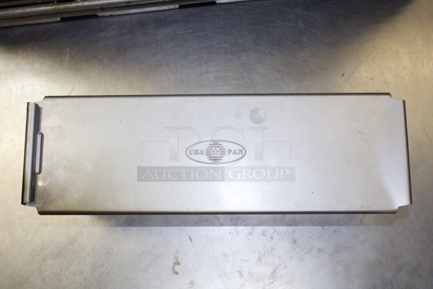 USA Pan Large Pullman Loaf Pan with Cover. Outer Dimensions: 14.5 x 4.75 x 4 Baking Surface Dimensions: 13 x 4 x 4 - Image 2 of 3