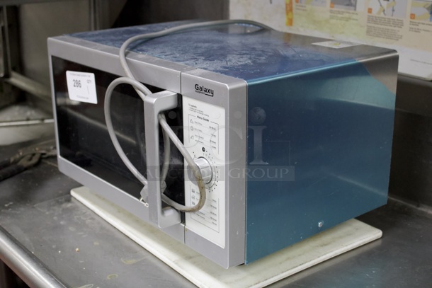 LIKE NEW!! Galaxy 177MW1000PD Office Series Microwave with Dial Controls - 120V, 1000W. STILL IN FACTORY WRAPPING.  - Image 3 of 7