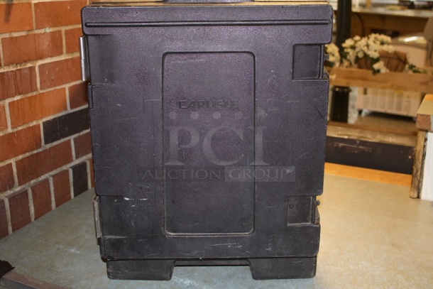 Carlisle Cateraide™ Black Front Loading Insulated Food Pan Carrier - 5 Full-Size Pans Max Capacity. Latches need to be replaced.  - Image 4 of 8