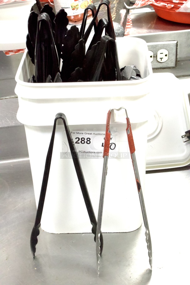 HUGE LOT!! Variety Bucket of 40 Tongs. 40x Your Bid - Image 2 of 5
