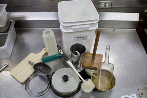 ALL-FOR-ONE Bucket Full Of Smallwares 