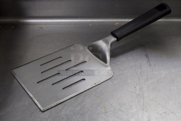 HIGHLY VERSATILE! Set Of 5 High Quality Heavy Duty Flippers. 5x Your Bid - Image 5 of 8