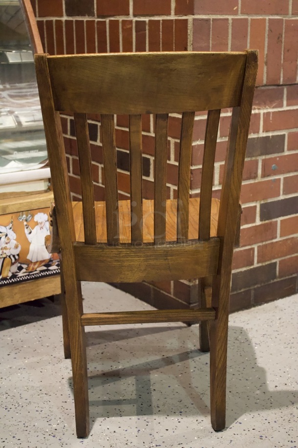BEAUTIFUL! Set Of 4 Solid Wood Vertical Ladder Back Chairs. 18x13x35  
4x Your Bid.                      
some chairs are darker than others. - Image 6 of 6