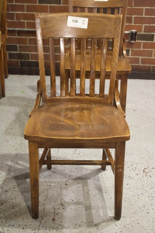BEAUTIFUL! Set Of 4 Solid Wood Vertical Ladder Back Chairs. 18x13x35  
4x Your Bid.                      
some chairs are darker than others.