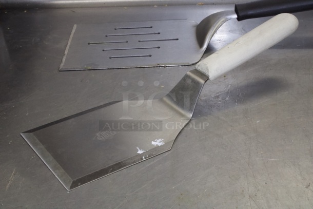 HIGHLY VERSATILE! Set Of 5 High Quality Heavy Duty Flippers. 5x Your Bid - Image 7 of 8