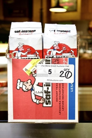 Lesaffre SAF-Instant Premium Yeast 1 lb. Vacuum Pack - 20/Case