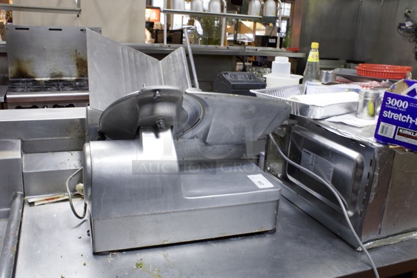 Hobart 1712 Automatic 2-Speed Deli Slicer In Perfect Working Order. 115v, 60hz, 1ph, 6.7 Amp - Image 7 of 7