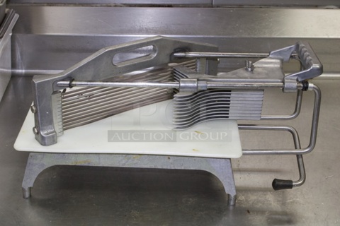 Vollrath 0644N Redco Tomato Pro 1/4" Tomato Slicer with Straight Blades