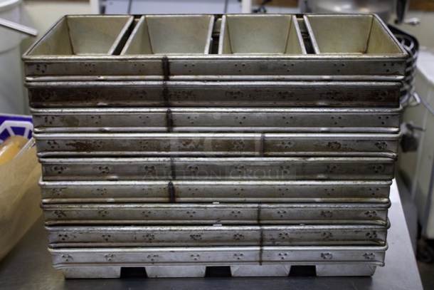4-Strap Bread Baking Pans. Overal: Individual Pan Size: 9.5" x 5" X 2-3/4". 9x Your Bid  - Image 3 of 3