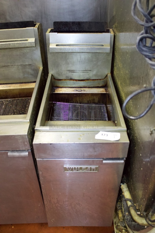 Vulcan Natural Gas Floor Fryer 35-40lb Deep Fryer. 16x28x46 - Image 1 of 2