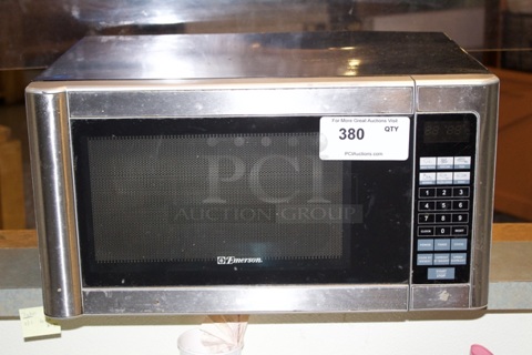 Emerson MW8119SB Microwave Oven, 1000 Watt. 