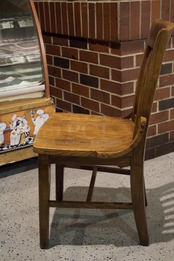 BEAUTIFUL! Set Of 4 Solid Wood Vertical Ladder Back Chairs. 18x13x35  
4x Your Bid.                      
some chairs are darker than others. - Image 4 of 6