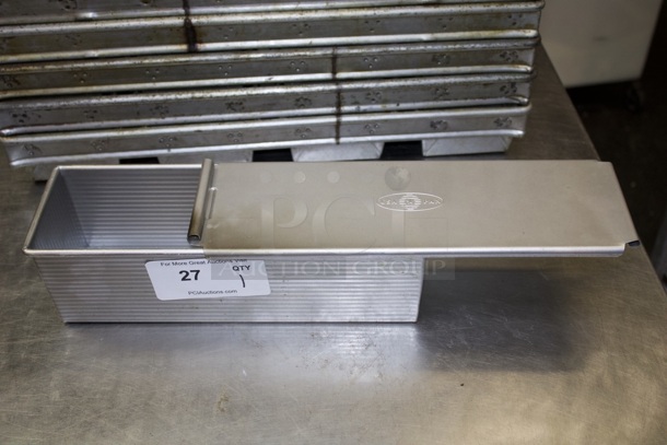USA Pan Large Pullman Loaf Pan with Cover. Outer Dimensions: 14.5 x 4.75 x 4 Baking Surface Dimensions: 13 x 4 x 4 - Image 3 of 3