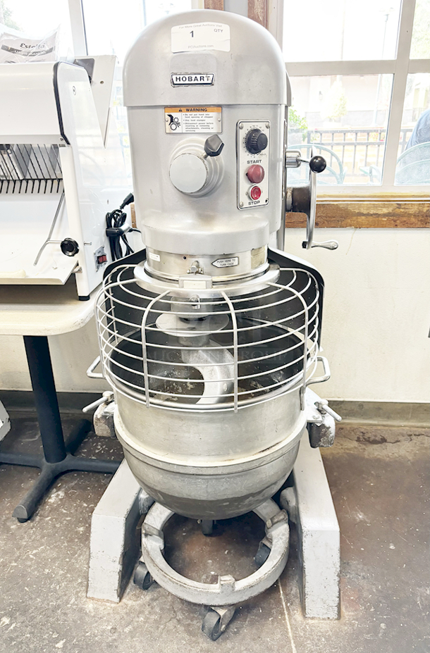 Hobart H600T 60 Qt. 4 Speed Planetary Floor Mixer. Tested. In Proper Working Order! Equipped With: Gear-Driven Transmission, 15-Min Timer, #12 Attachment Hub, Bowl Lift, Bowl Guard, Dough Whip,Bowl Caddie & 200V, 2HP, 5.8 Amp, 3PH. 
Serial Number: 31-1222-851 - Image 3 of 5