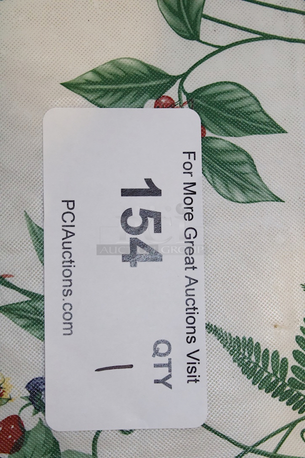 SWEET! 34in x 34in Restaurant Table With Standard Column Base & Flower Pattern Table Cloth. - Image 5 of 5